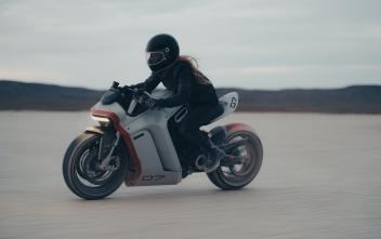 Futuristický prototyp superbiku ZERO